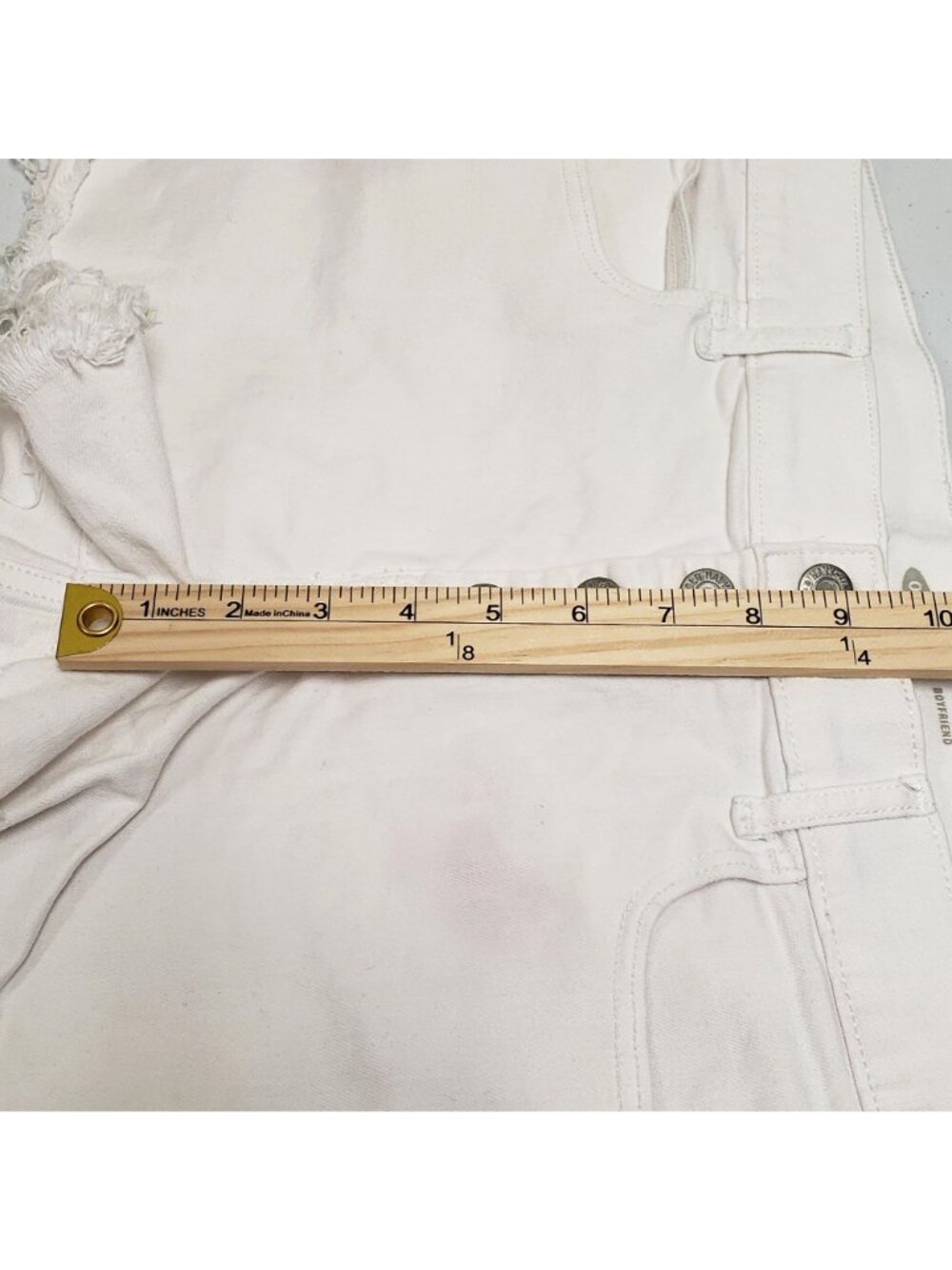 Old Navy Womens Boyfriend Shorts Button Fly 3" Inseam White Size 12 - Picture 9 of 9